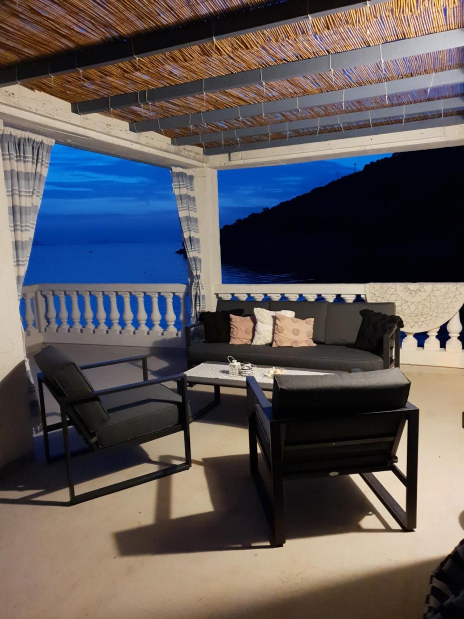 Kuca Za Odmor Seahouse Apartment Karlobag Ngoại thất bức ảnh